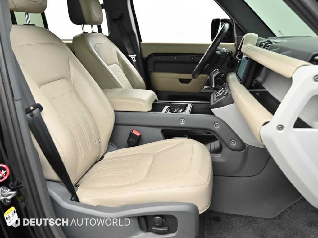 Land Rover Defender — photo 10