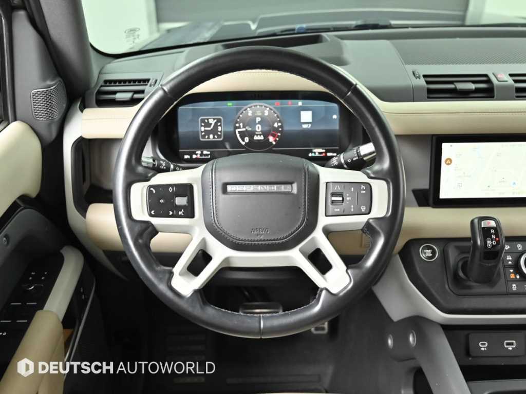 Land Rover Defender — photo 13