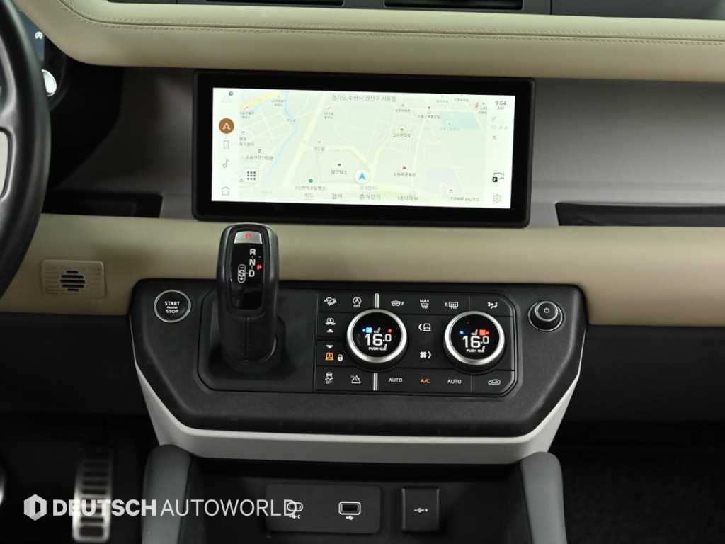 Land Rover Defender — photo 14