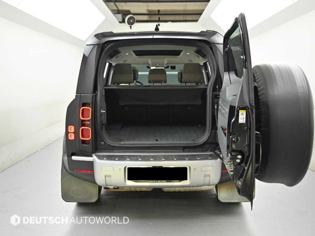 Land Rover Defender — photo 19