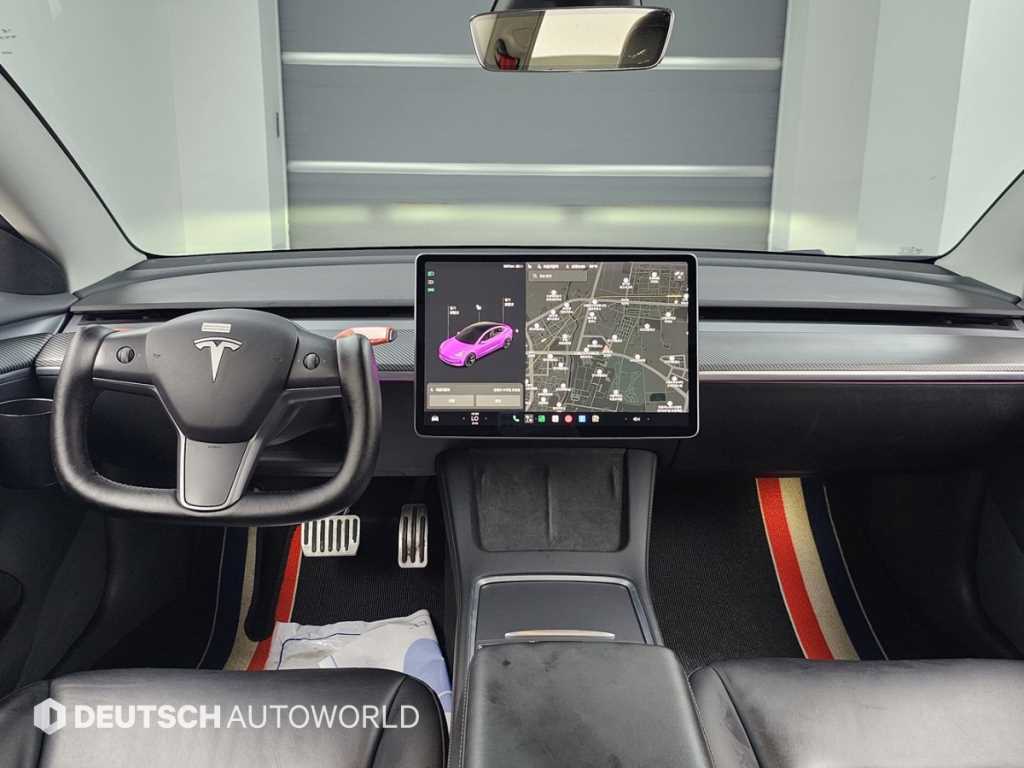 Tesla Model 3 — photo 07