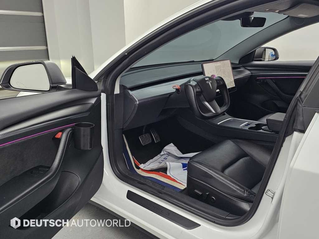 Tesla Model 3 — photo 11