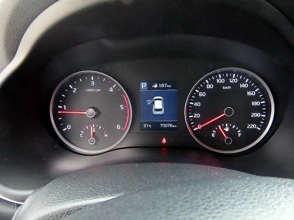 Kia Stonic — photo 10