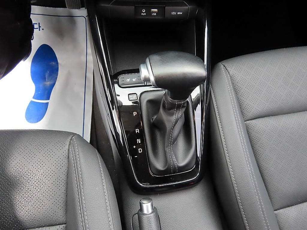 Kia Stonic — photo 11