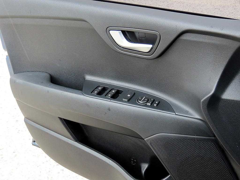 Kia Stonic — photo 12