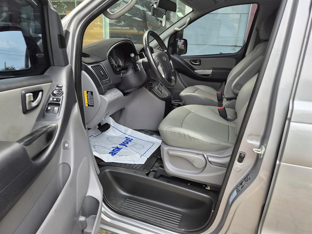 Hyundai Starex — photo 05