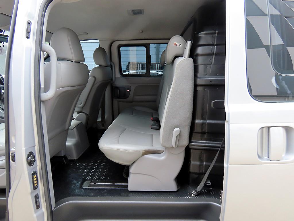 Hyundai Starex — photo 06