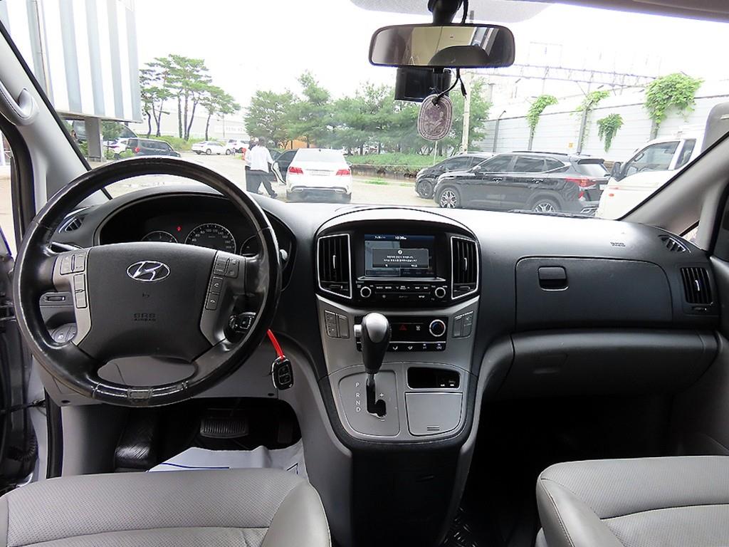 Hyundai Starex — photo 07