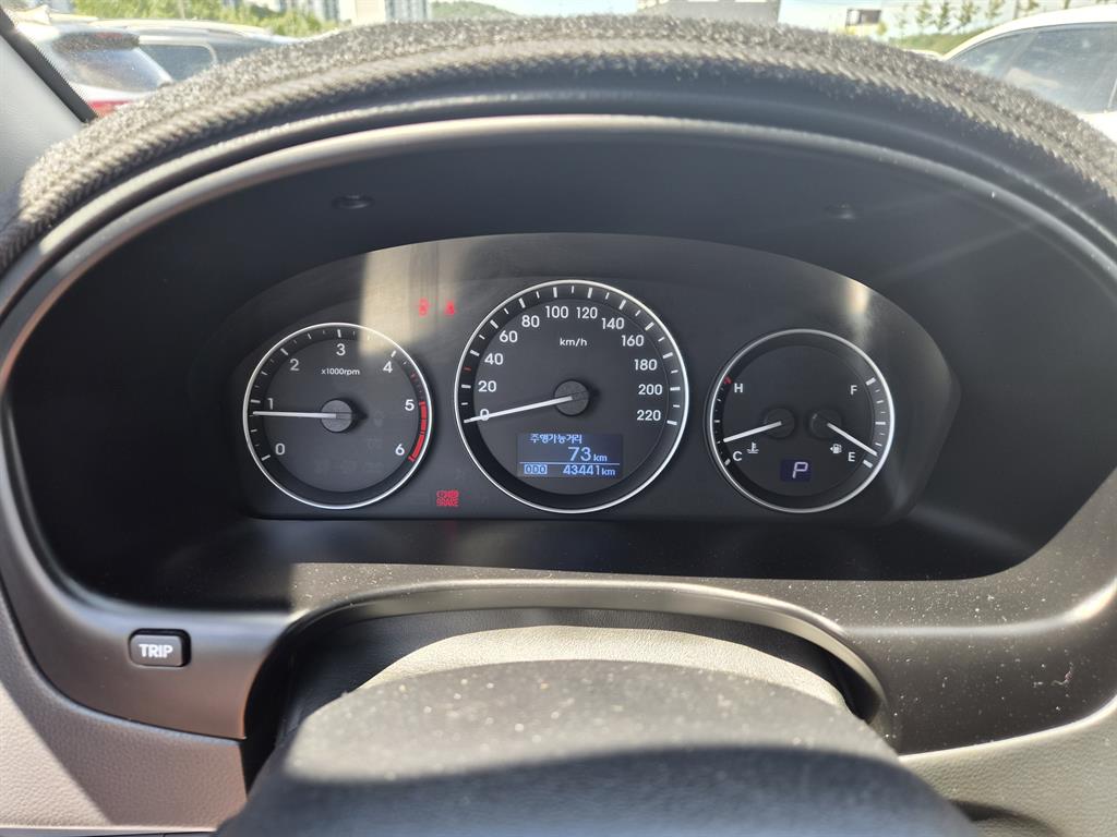 Hyundai Starex — photo 08