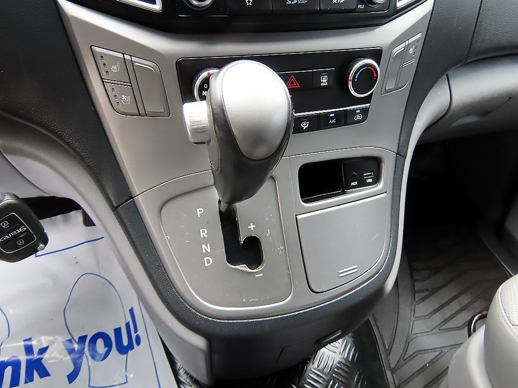 Hyundai Starex — photo 10