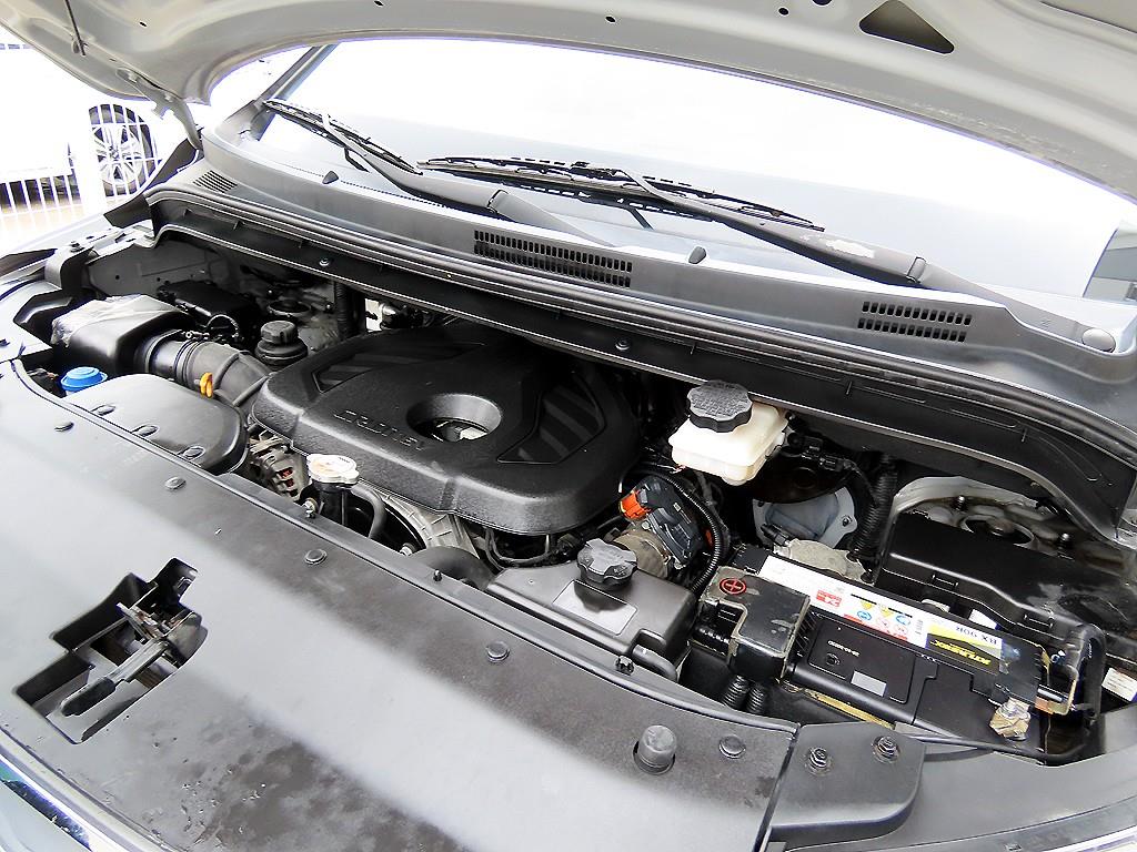 Hyundai Starex — photo 18
