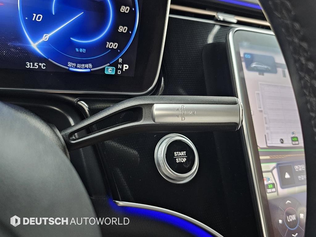 Mercedes-Benz EQS — photo 09