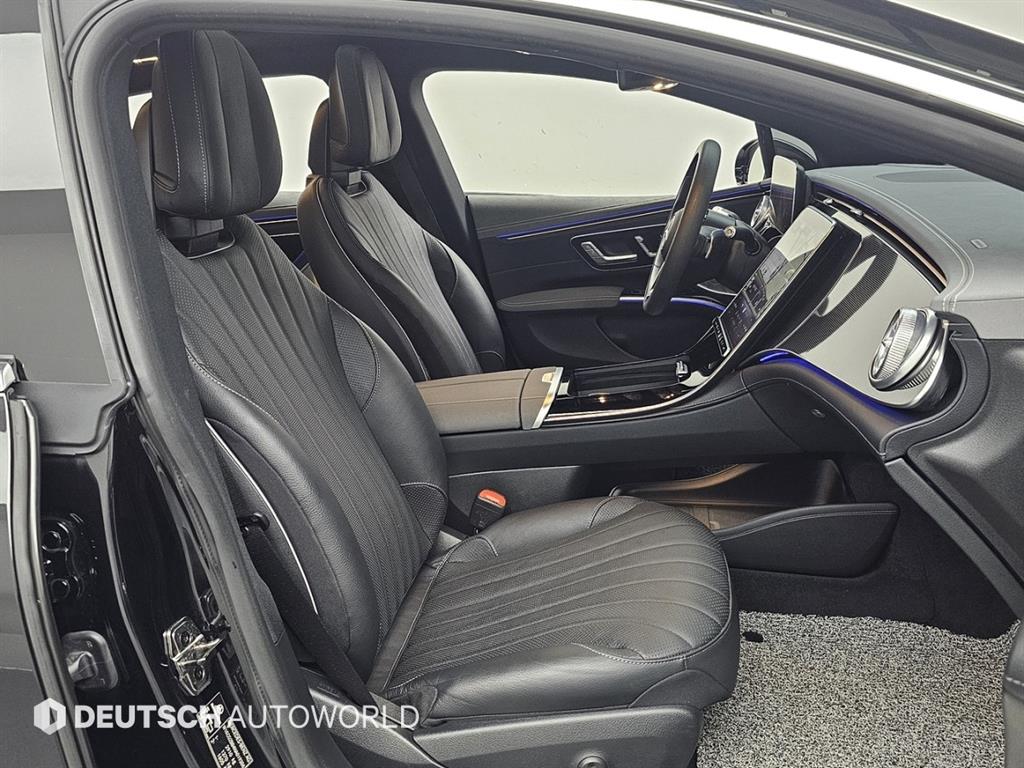 Mercedes-Benz EQS — photo 10