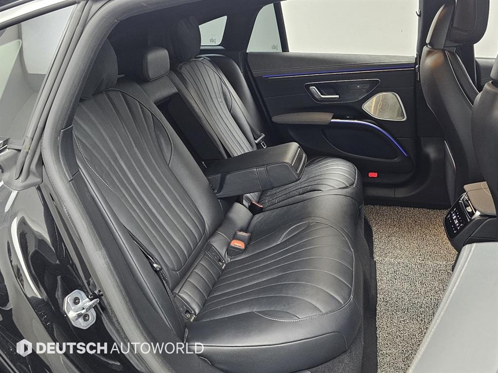 Mercedes-Benz EQS — photo 12