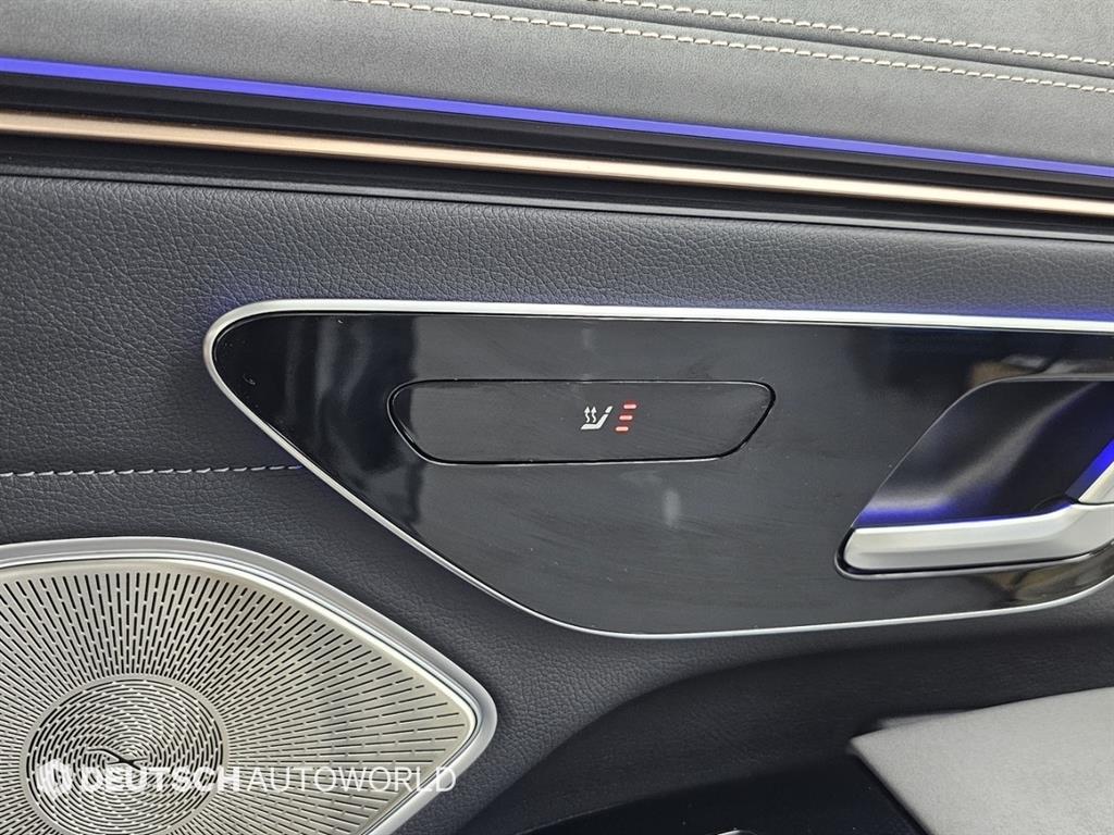 Mercedes-Benz EQS — photo 16