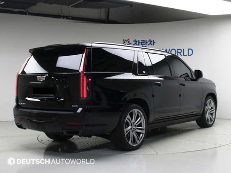 Cadillac Escalade — photo 02