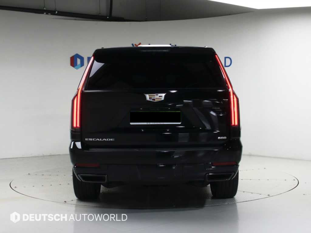 Cadillac Escalade — photo 04