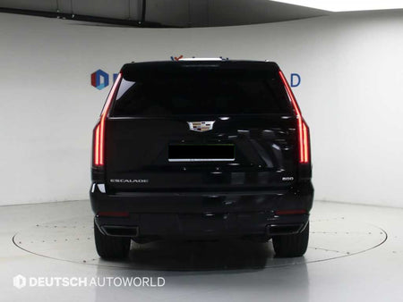 Cadillac Escalade — photo 04