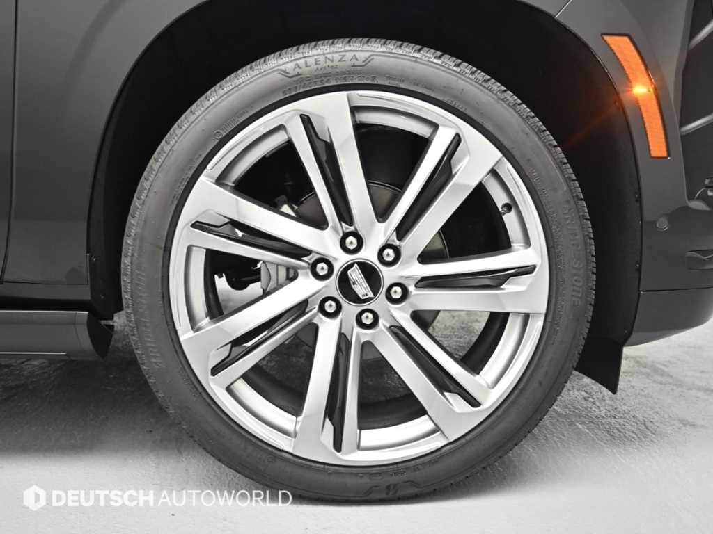 Cadillac Escalade — photo 05