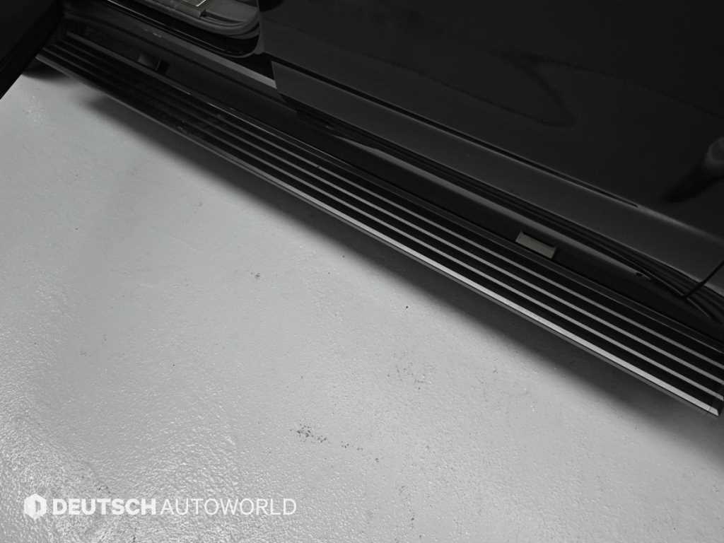 Cadillac Escalade — photo 16