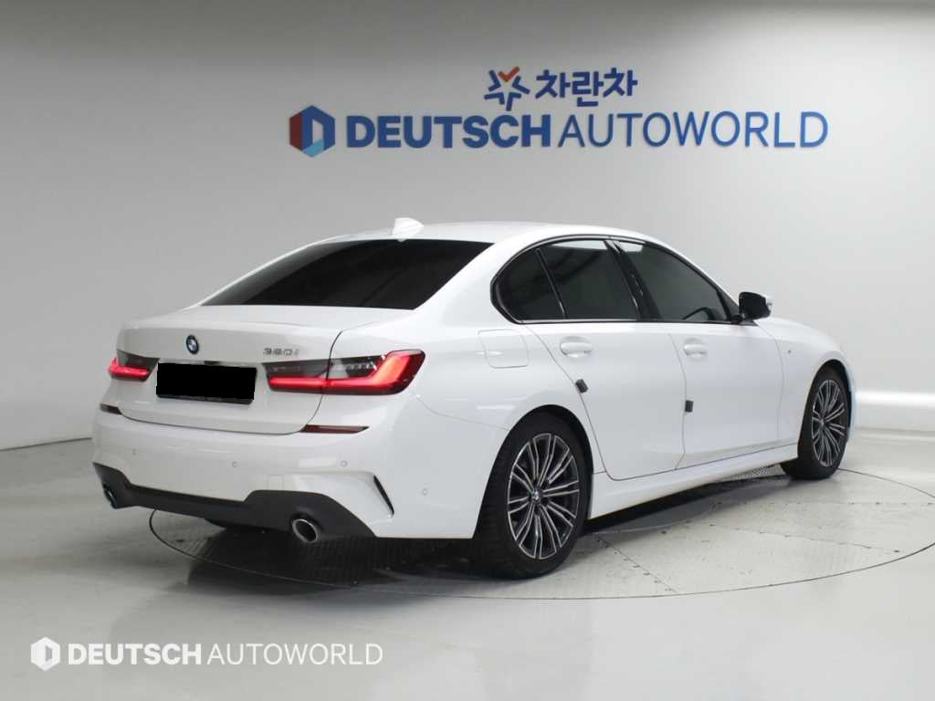 BMW 3-Series — photo 02
