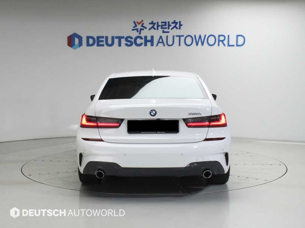 BMW 3-Series — photo 04