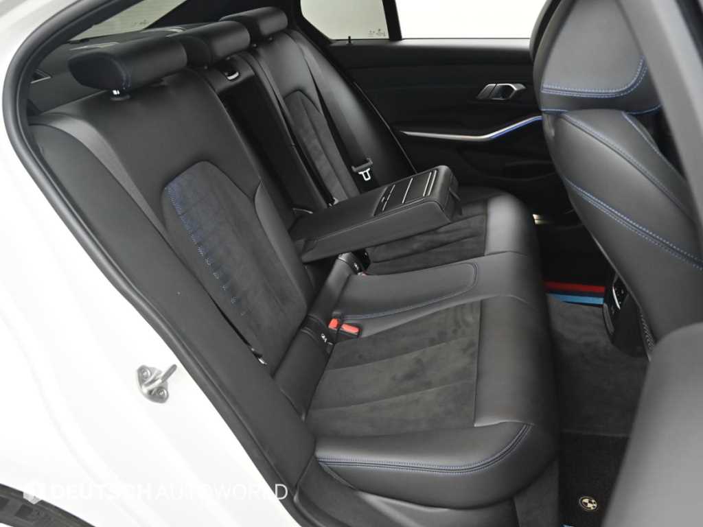 BMW 3-Series — photo 12