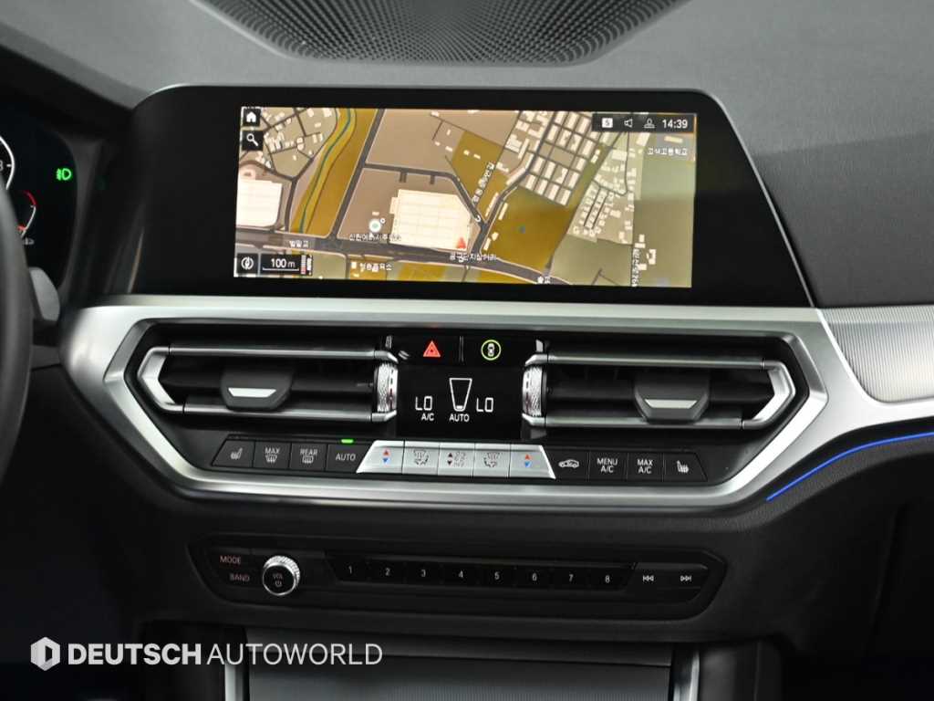 BMW 3-Series — photo 14