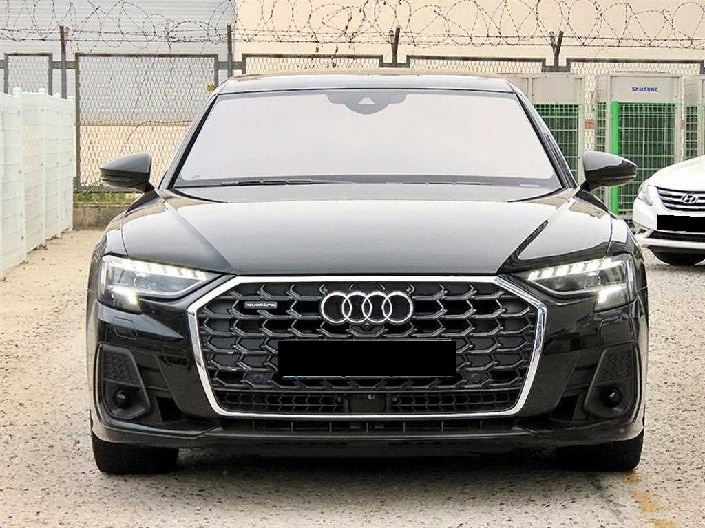 Audi A8 — photo 01