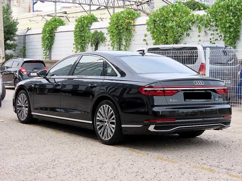Audi A8 — photo 03