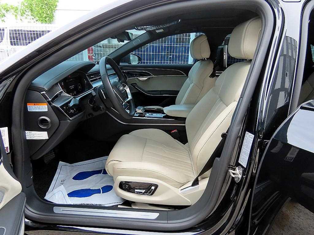 Audi A8 — photo 05