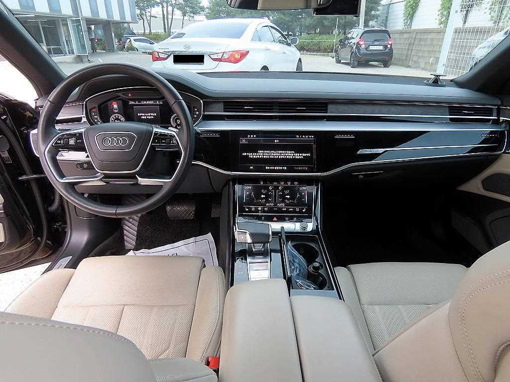 Audi A8 — photo 07