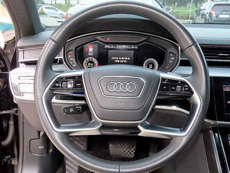 Audi A8 — photo 08