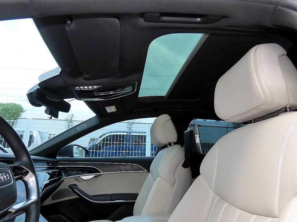 Audi A8 — photo 15