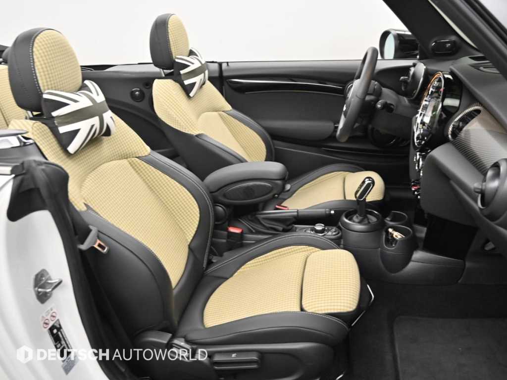 Mini Cooper Convertible — photo 10
