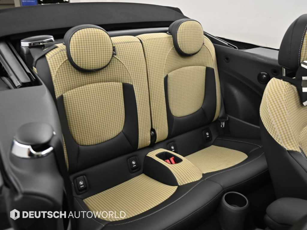 Mini Cooper Convertible — photo 12