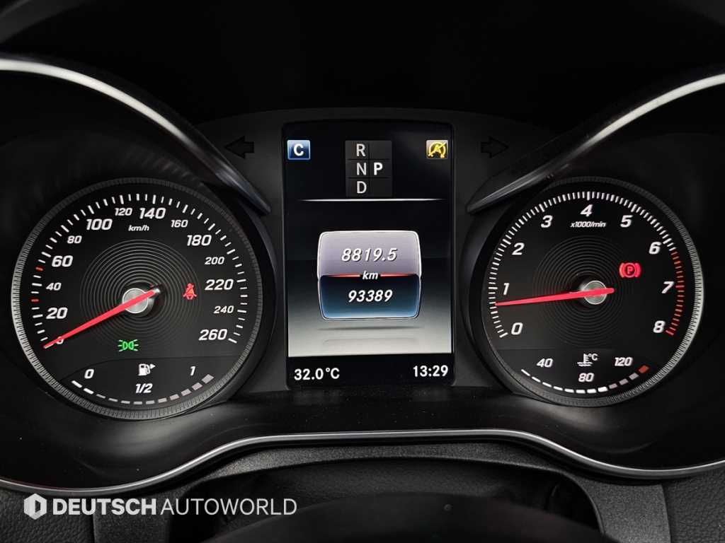 Mercedes-Benz C-Class — photo 08