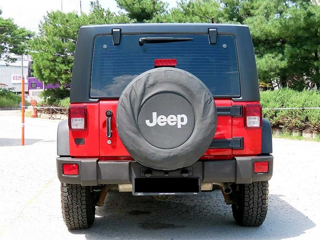 Jeep Wrangler — photo 04