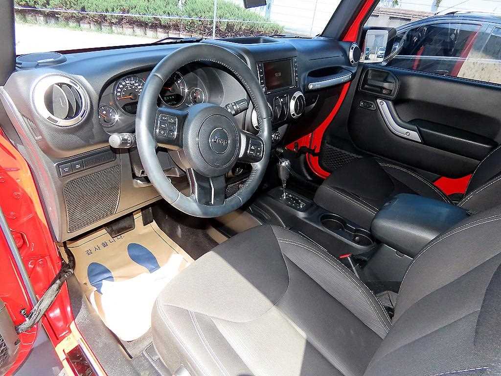 Jeep Wrangler — photo 06