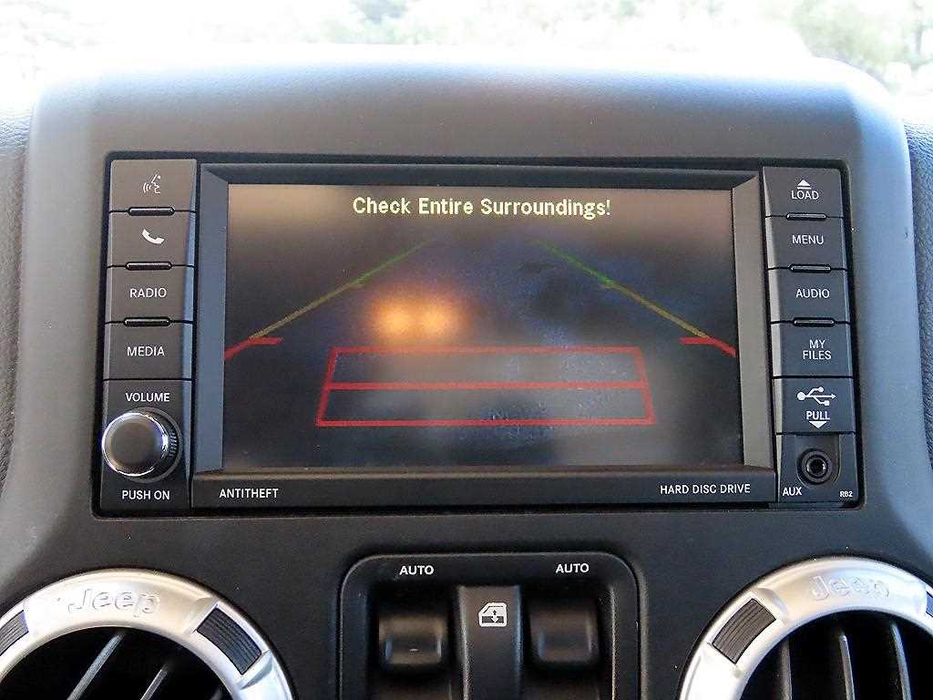 Jeep Wrangler — photo 14