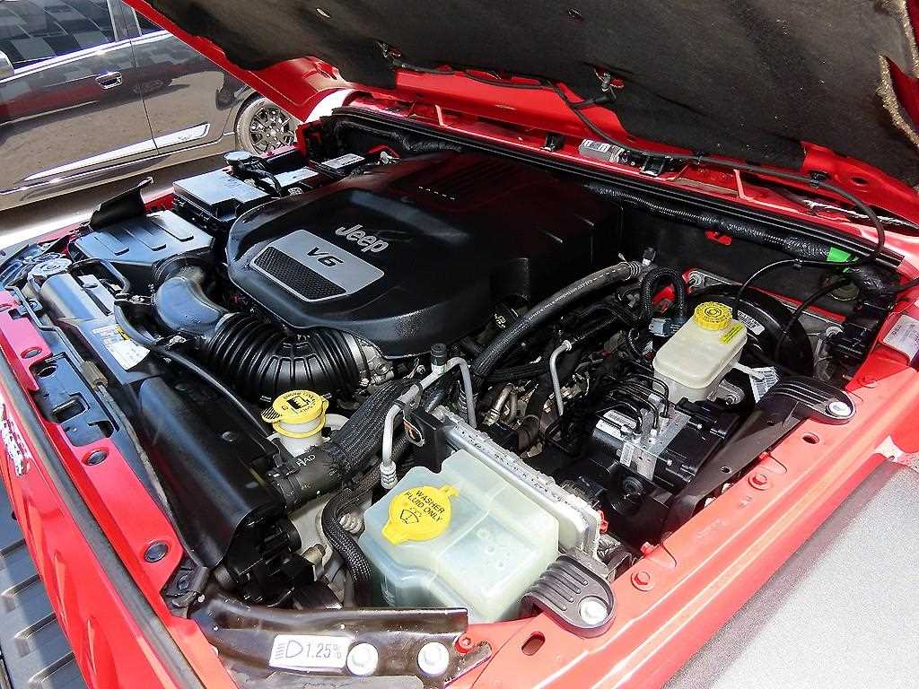 Jeep Wrangler — photo 17