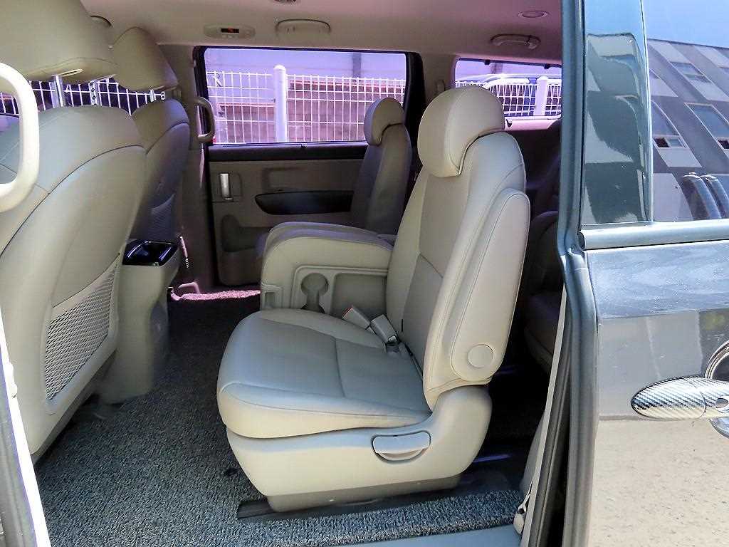 Kia Carnival — photo 06
