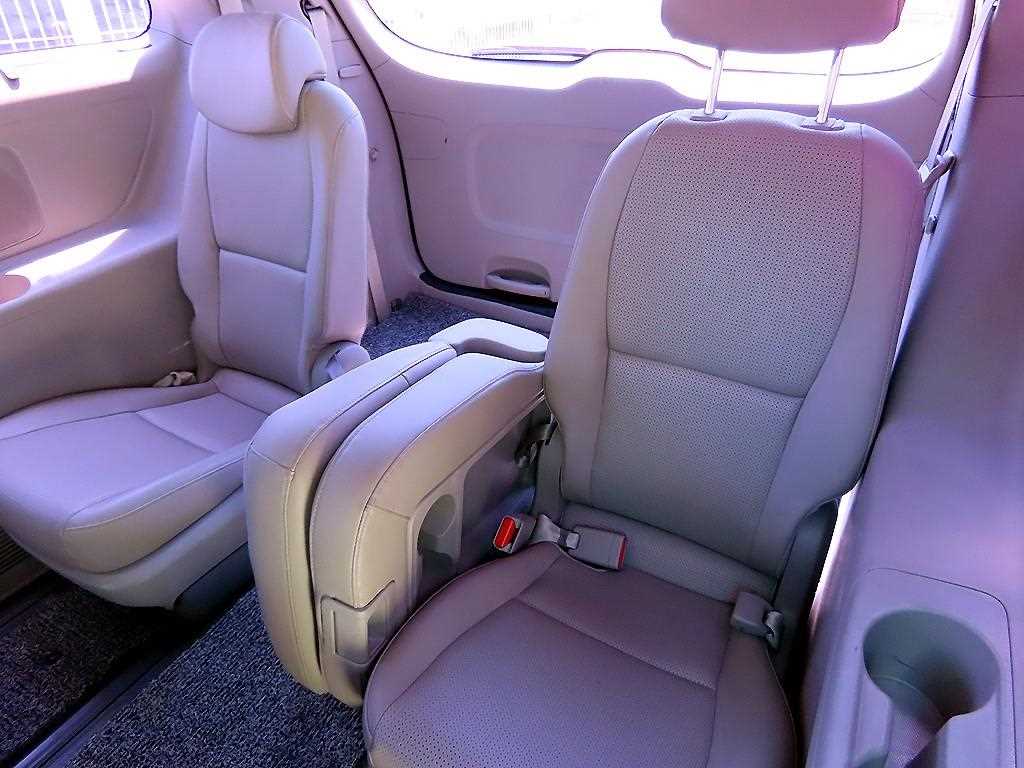 Kia Carnival — photo 07