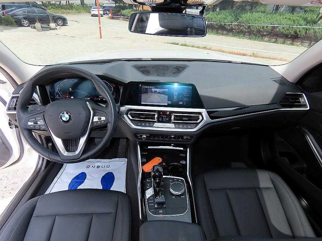 BMW 3-Series — photo 07