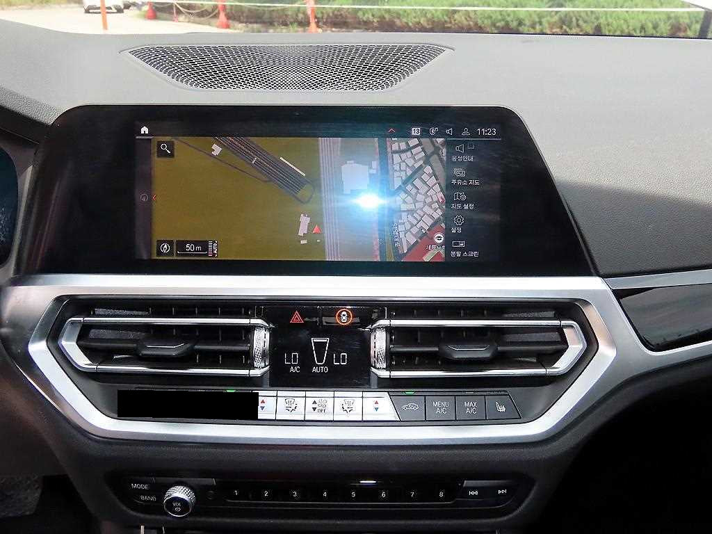 BMW 3-Series — photo 14