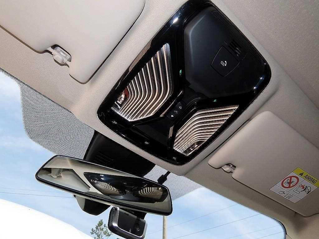 BMW 3-Series — photo 16