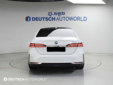 BMW 5-Series — photo 04
