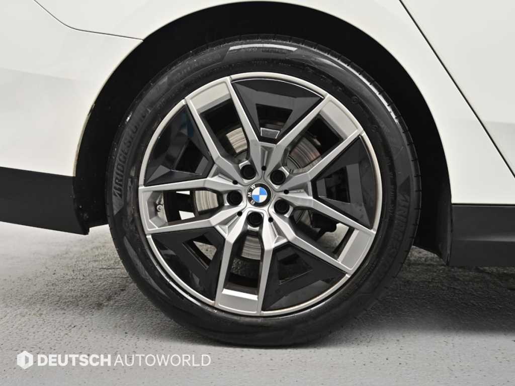 BMW 5-Series — photo 05