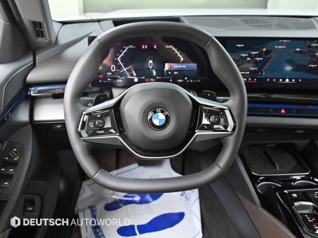 BMW 5-Series — photo 13