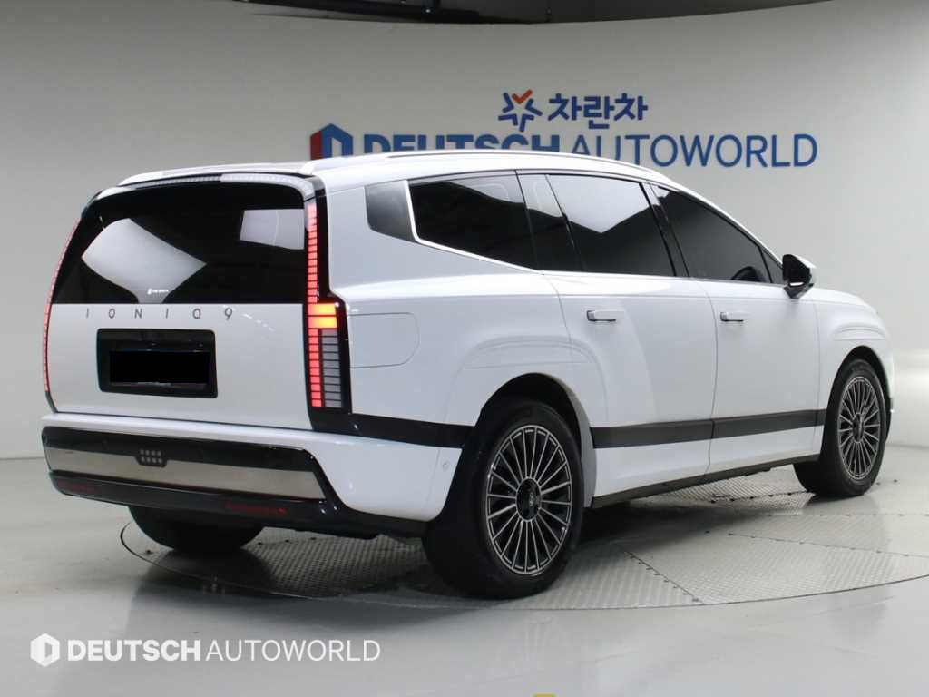 Hyundai Ioniq9 — photo 02